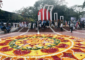 বিনম্র শ্রদ্ধা আর ভালোবাসায় ভাষা শহীদদের স্মরণ করেছে জাতি