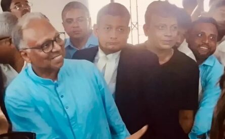 সাংবাদিক মাহমুদুর রহমানকে কারাগারে পাঠানোর নির্দেশ